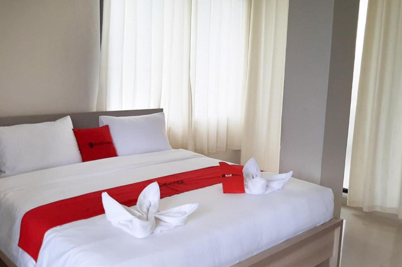 Reddoorz Plus @ Bitung City Center Zewnętrze zdjęcie