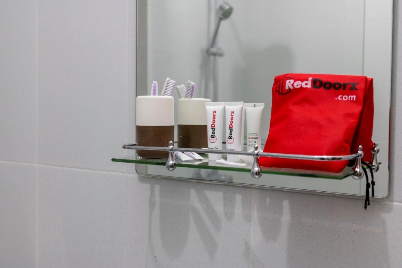 Reddoorz Plus @ Bitung City Center Zewnętrze zdjęcie