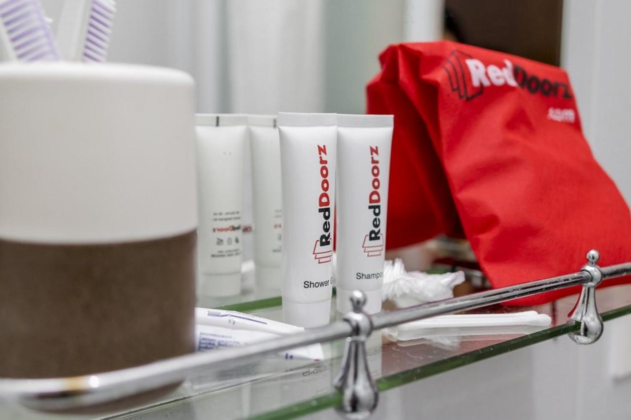Reddoorz Plus @ Bitung City Center Zewnętrze zdjęcie